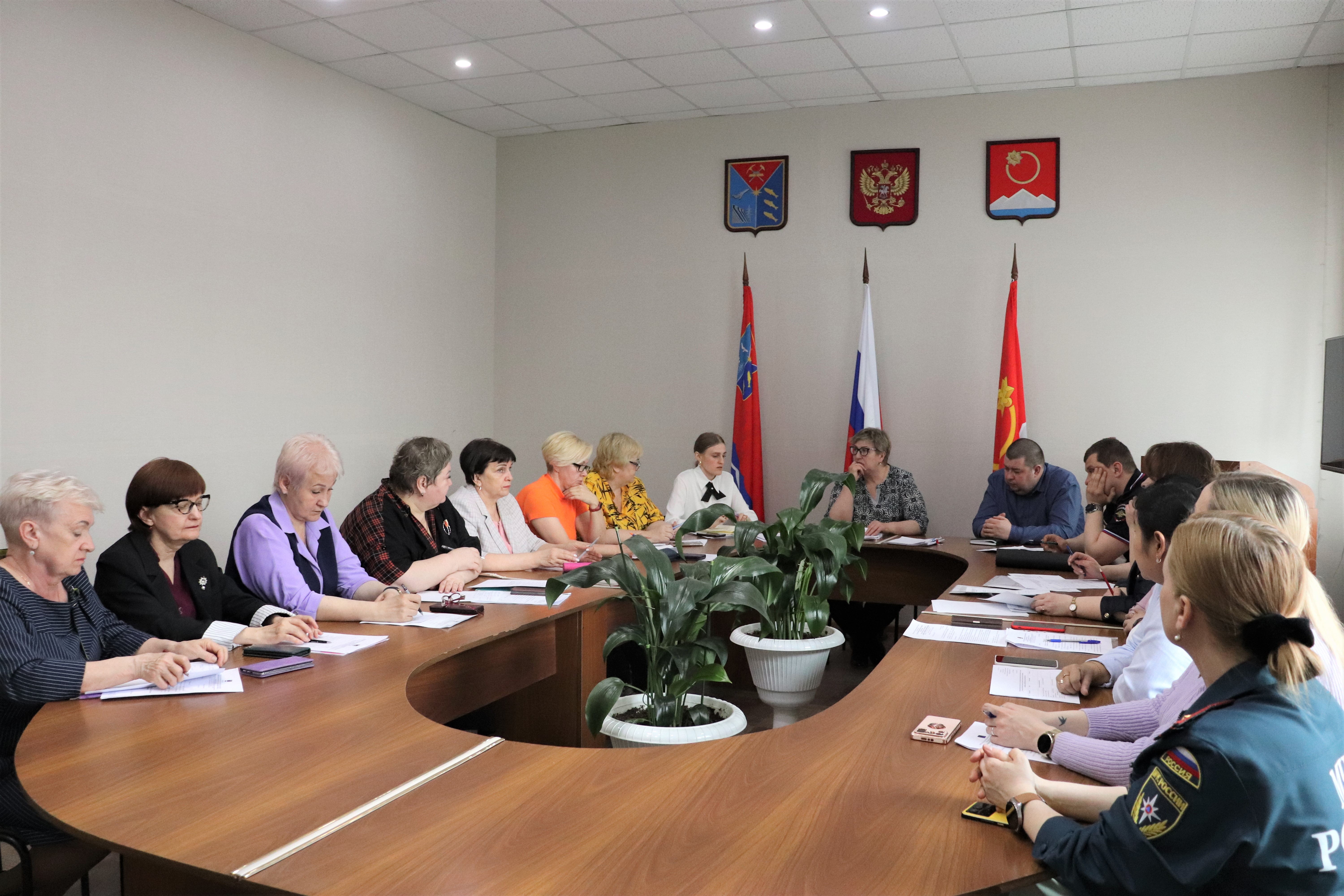 &quot;Трудные семьи&quot; и &quot;трудные подростки&quot; Превентивные меры и профилактика.